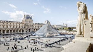 El museo del Louvre de París fue víctima de un importante robo y cerró sus puertas este domingo