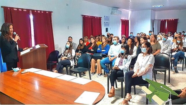 Desde el Hospital Materno Infantil San Roque de Paraná dieron a conocer que la semana pasada se desarrolló el acto de colación de residentes de dicho nosocomio.
