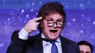 El jefe del Estado reunió a legisladores dialoguistas y acordó una hoja de ruta para evitar más derrotas parlamentarias.
