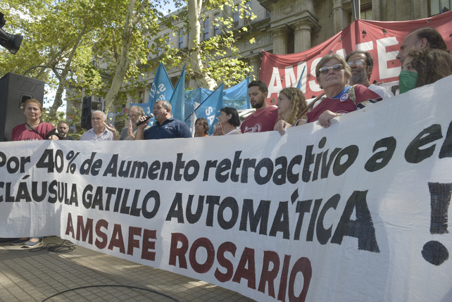 Los docentes piden que se sostenga la cl&aacute;usula gatillo