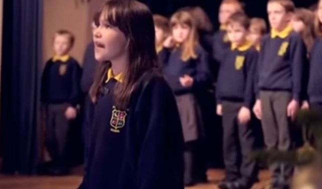 La increíble interpretación de Hallelujah de una nena autista que se volvió viral