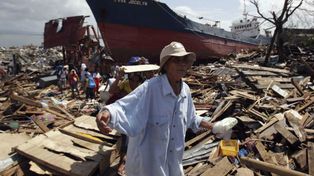 Al menos 10 mil muertos y 2 mil desaparecidos por el devastador tifón Haiyan