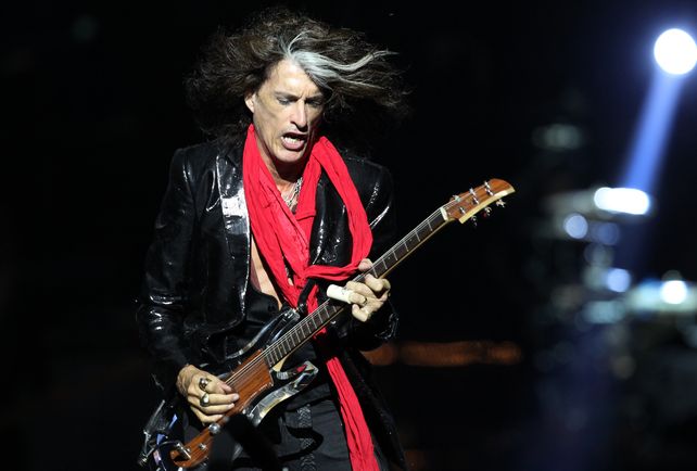 Joe Perry tuvo que ir al hospital tras un show