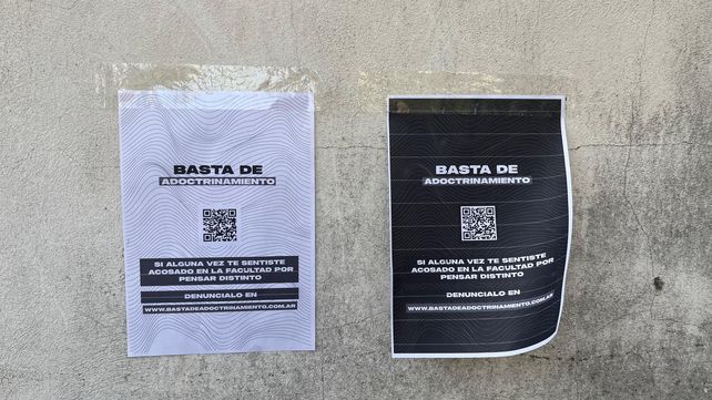 Afiches. Los libertarios anunciaron que a partir de hoy comenzarán una pegatina en las facultades de la Universidad Nacional de Rosario contra el adoctrinamiento.