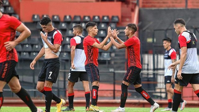 Newells superó de manera contundente a Patronato en el primer amistoso.&nbsp;