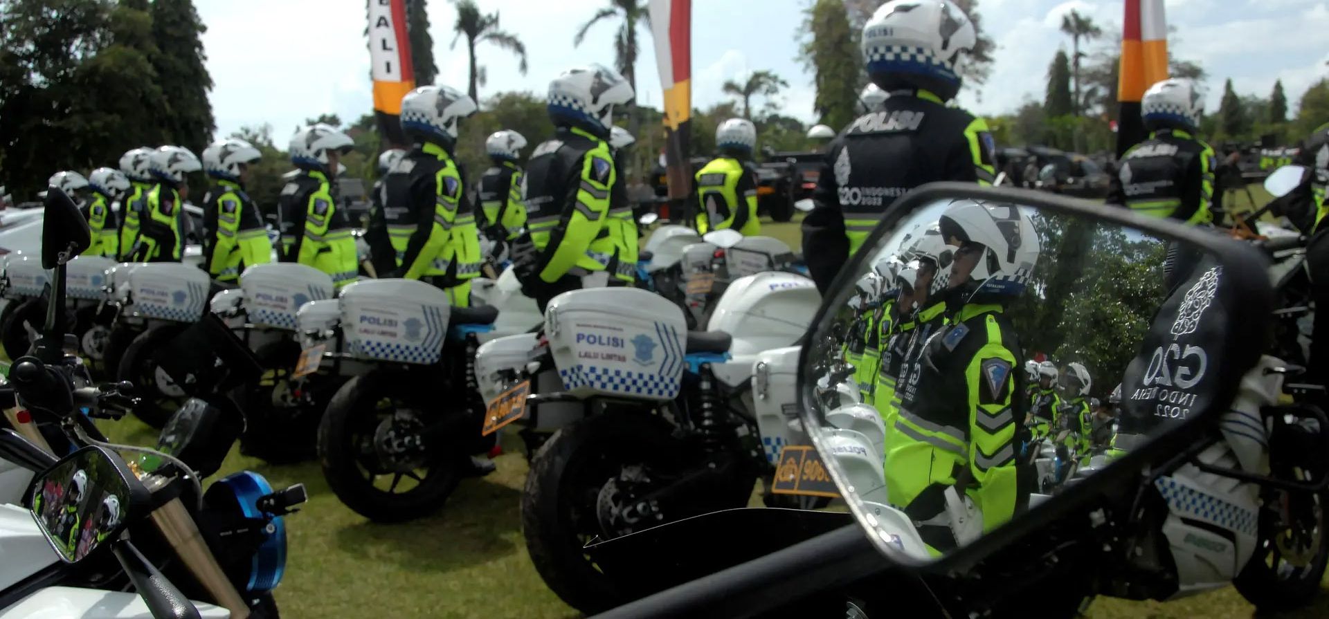 Bali, Indonesia. Agentes de policía participan en los preparativos de seguridad para una próxima reunión del G20 en Denpasar Fotografía: Antara Foto/Reuters