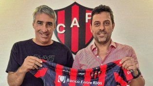 Gabriel Gómez junto al presidente de Patronato, Dante Molina.