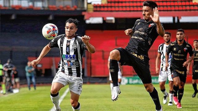 Paolo Goltz manifestó sentirse más cómodo con una línea de cinco.