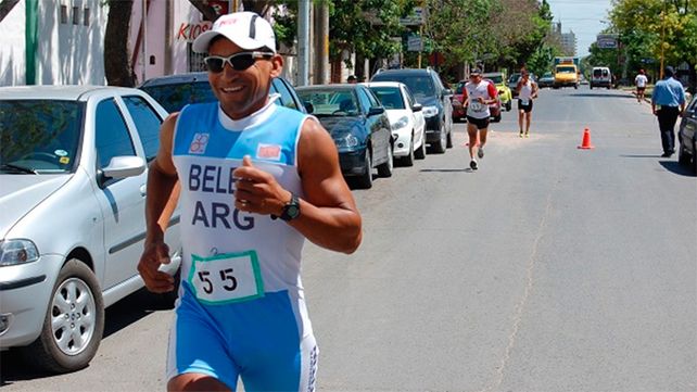 Gran actuación del atleta entrerriano al que le habían robado las zapatillas