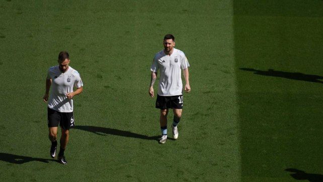 Lionel Messi otra vez se entrenó al margen del grupo.&nbsp;