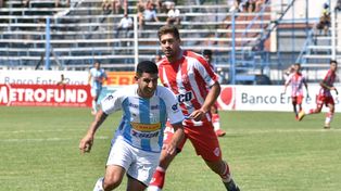 Juventud Unida y Atlético Paraná igualaron en el duelo provincial