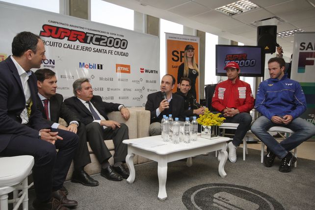 Se presentó oficialmente en la ciudad el callejero santafesino del Súper TC2000