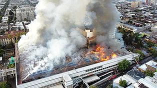 Chile: incendio obliga a evacuar uno de los hospitales más grandes de Santiago