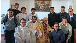 Vocación. Seminaristas acompañaron al Cardenal en su misa aniversario.
