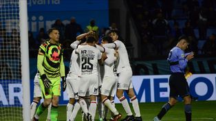 Los jugadores celebran el gol de Sforza ante Belgrano. Lo exhibido en Córdoba debe servir como incentivo y motivación.&nbsp;