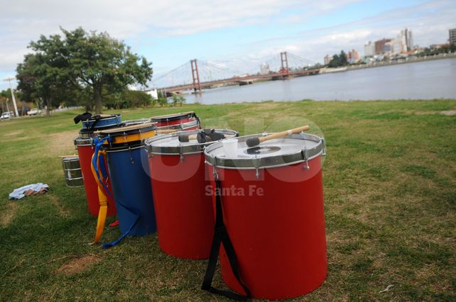 Percusión. Los alumnos disfrutan aprendiendo las técnicas de ese arte.