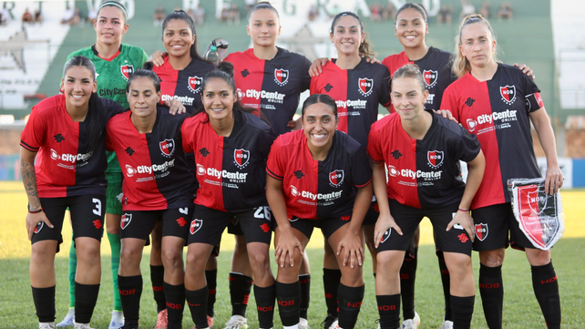 Las titulares de Newells que jugaron en la cancha de Sportivo Belgrano de San Francisco.