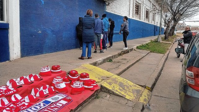 Unión vende las últimas entradas para la revancha contra Nacional en Gimnasia de Ciudadela.
