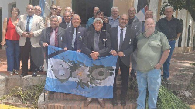 Malvinas: el museo Casa Aceñolaza de Villa Urquiza es custodio de la Bandera de los 649 Héroes
