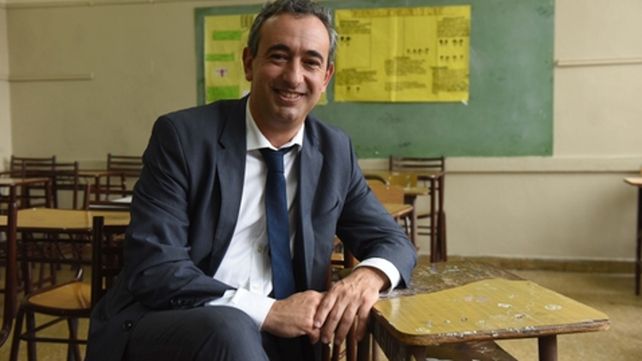 El inicio. Pablo Javkin sonríe en el aula Nª 15 del superior