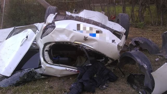 Choque en Ruta 33: un muerto y un herido grave al impactar un auto contra un árbol en Casilda