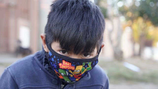 La escuelita rodante que invita a jugar en las calles de barrio qom