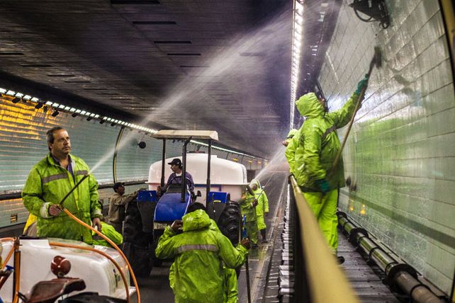 Se realizan tareas de limpieza en el Túnel Subfluvial