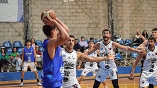 Colón jugó en Gálvez ante Santa Paula su último amistoso antes del estreno en la Liga Argentina de Básquet.