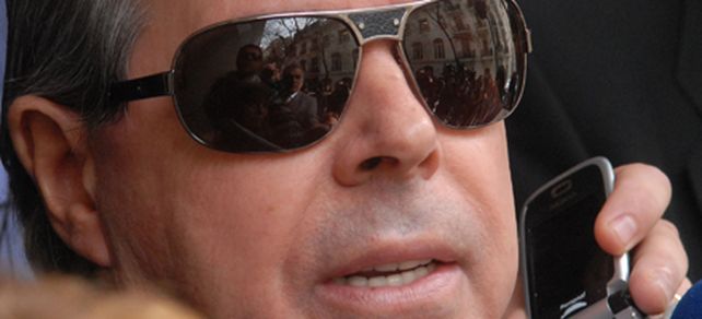 Oyarbide vincula al triple crimen  con la mafia de los medicamentos