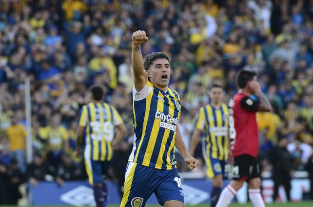 Malcorra levanta el puño en medio de un festejo loco. Entró en el complemento e inclinó la balanza en favor de Central.