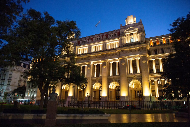 La Corte Suprema de Justicia corrió traslado del planteo interpuesto por el gobierno santafesino contra el Estado nacional.