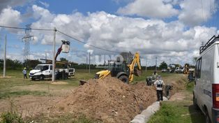 Crecida del Paraná: comienza la instalación en Alto Verde de los módulos habitacionales para familias fuera de los anillos de defensa