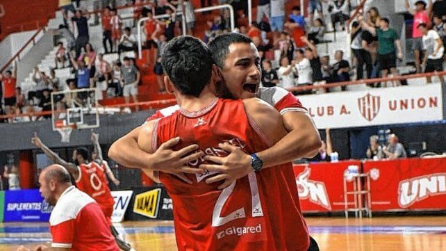 Morrison, sobre la chicharra, le dio un triunfo de oro a Unión Morrison, sobre la chicharra, le dio un triunfo de oro a Unión