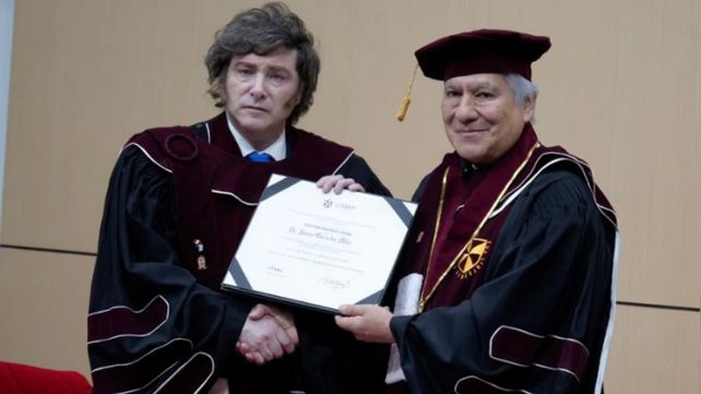 El presidente Javier Milei recibió el título de Doctor Honoris Causa.