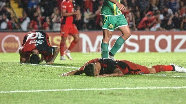 El minuto a minuto del duelo entre Colón y Aldosivi