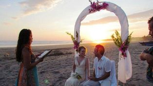 El triunfo del amor: una pareja se casó 66 veces y seguirá haciéndolo