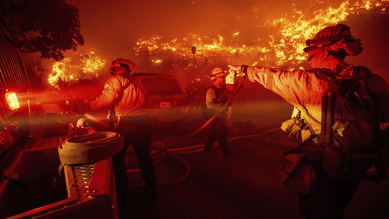 Impactantes imágenes del incendio en Malibú que obliga la evacuación de miles de personas