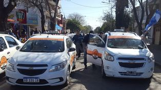 Los compa&ntilde;eros de polic&iacute;a remisero convocaron a una marcha para pedir su libertad.