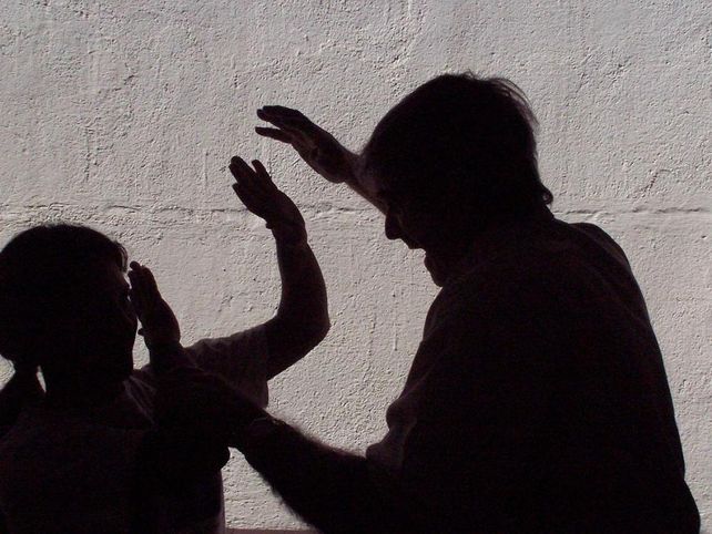 Rosario: el relato de una joven acosada y amenazada por su padre golpeador
