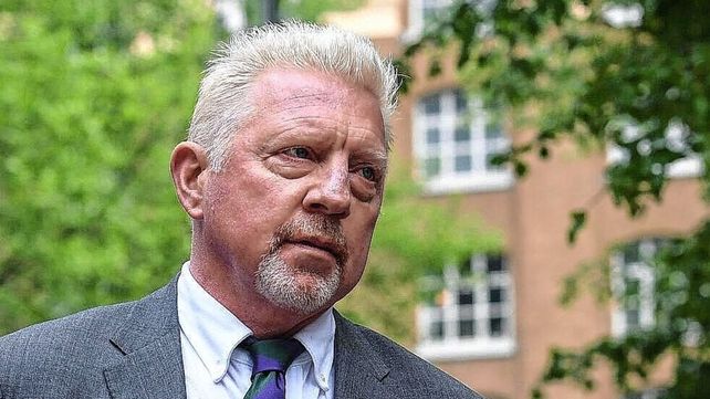 Boris Becker salió en libertad después de ocho meses en prisión. Boris Becker salió en libertad después de ocho meses en prisión.