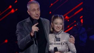Marley y la concursante santafesina María Belén del Greco este lunes en La voz argentina.&nbsp;