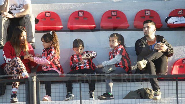 Patronato se mide este domingo con Defensores de Belgrano. En las tribunas y plateas la familia rojinegra celebra el Día de las Infancias