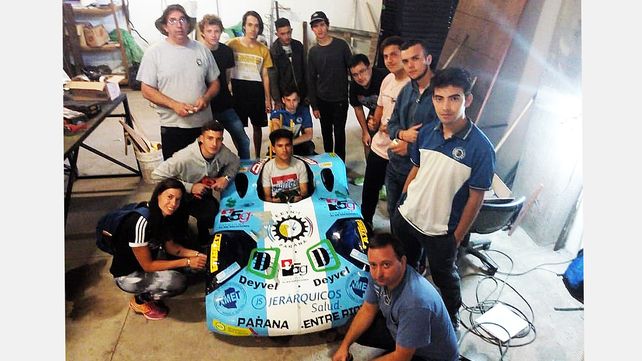Alumnos de la EET N° 1 compitieron con su auto ecológico en San Luis