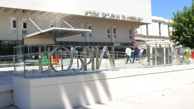 Una de las víctimas de la balacera fue atendida en el Hospital Centenario.