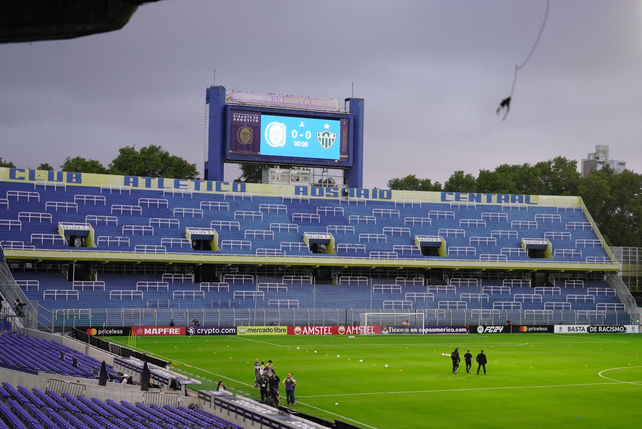 Central y Mineiro se juega en un estadio sin público por la sanción que sufrieron los canallas.