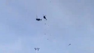 Dos helicópteros chocaron en el aire en Malasia: hay diez muertos