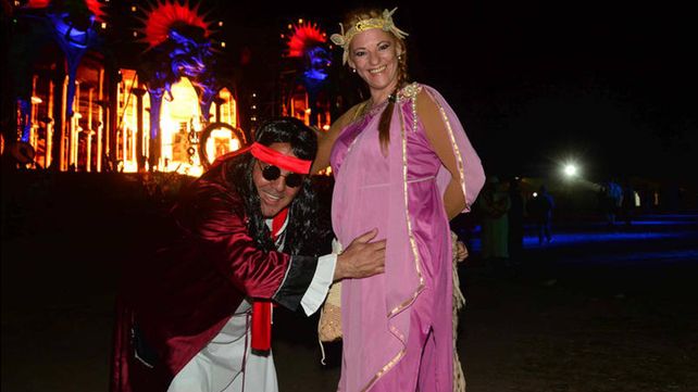 Paraná vivió su noche disfrazada junto a miles de visitantes de todo el país