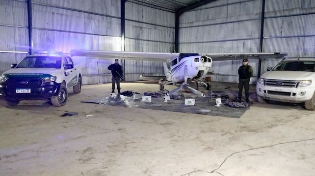 Allanaron un country con hangar privado en Oliveros que era utilizado por una banda narco