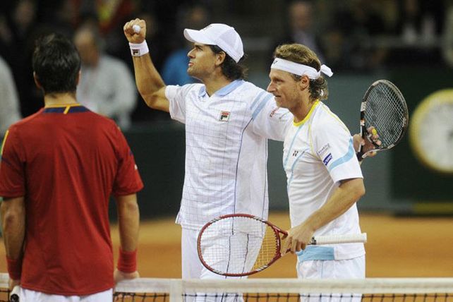 Nalbandian y Schwank ganaron el dobles y abrieron una esperanza