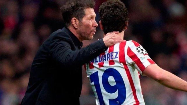 Simeone respaldó a Julián Álvarez tras sus disculpas y destacó su recuperación en Atlético de Madrid